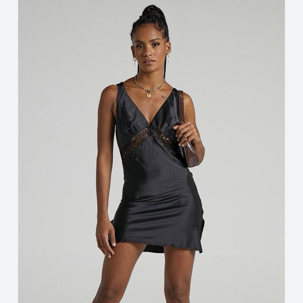 Lioness Women's Dakota Mini Slip Dress Size Large‎ Black Satin Sexy Lace New
